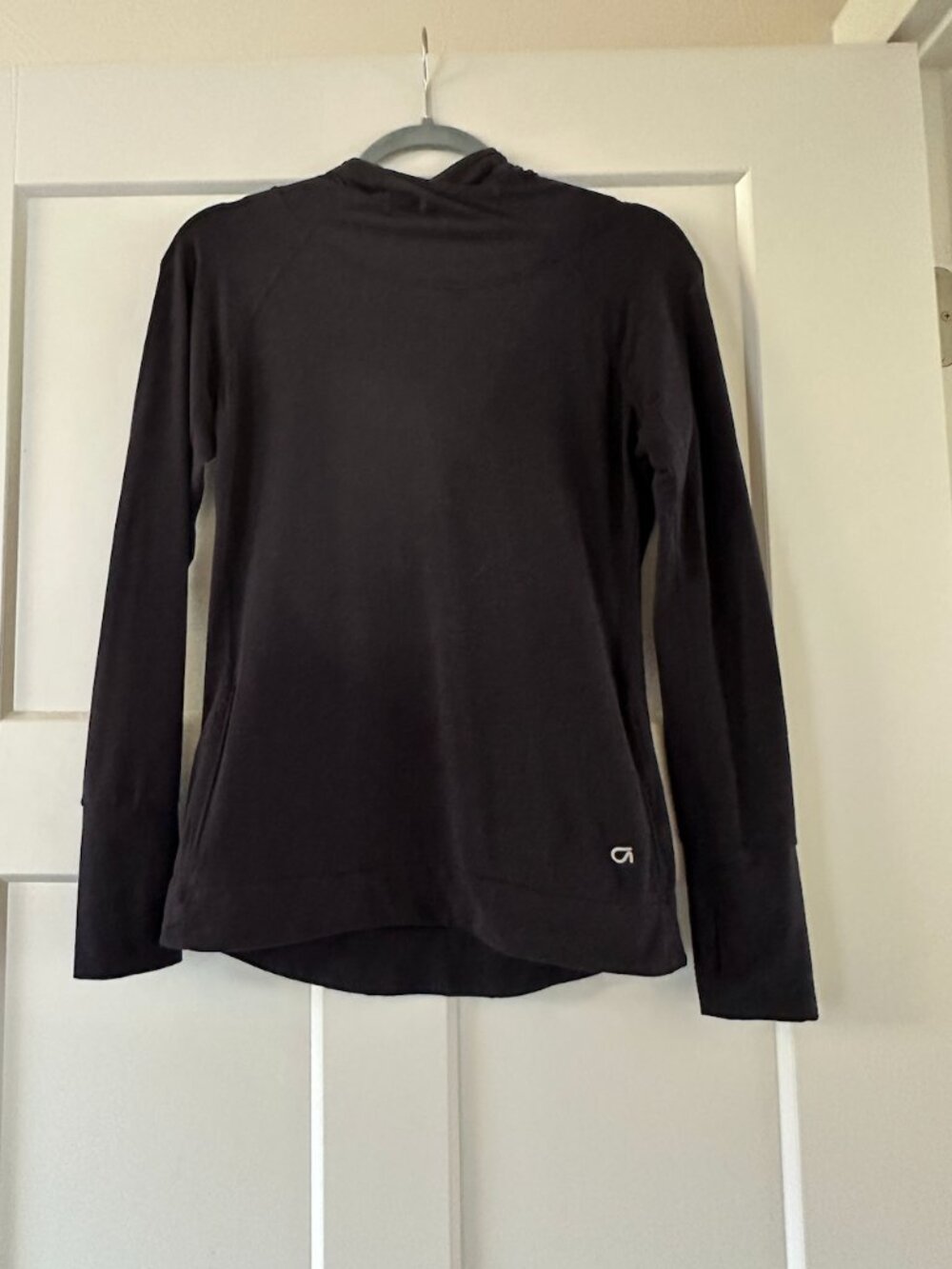 GAP Fit Women's Long-Sleeve Activewear Shirt